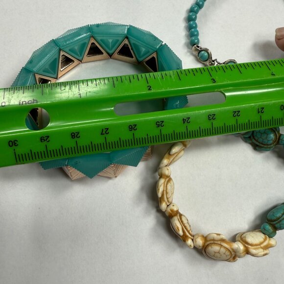 Set Of 3 Women Bracelets - Beaded Stretch Assortment Turtles Geometric Shapes - Picture 10 of 16